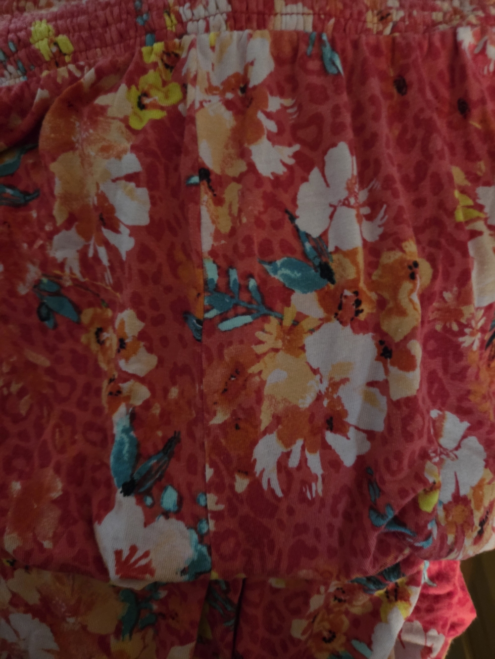 756- torrid Coral-Red Floral Pull-On Shorts,Sz.4 - Picture 4 of 4